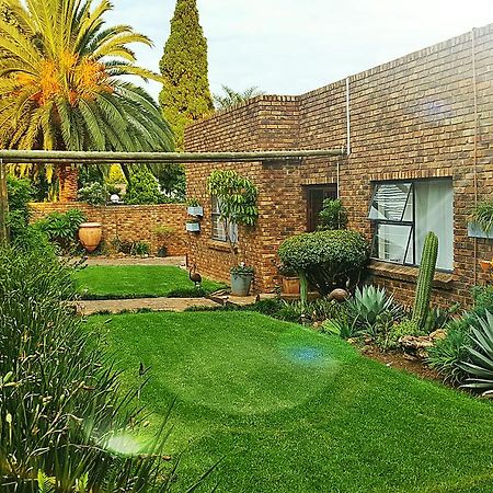 Midrand Guesthouse - Tasa מראה חיצוני תמונה
