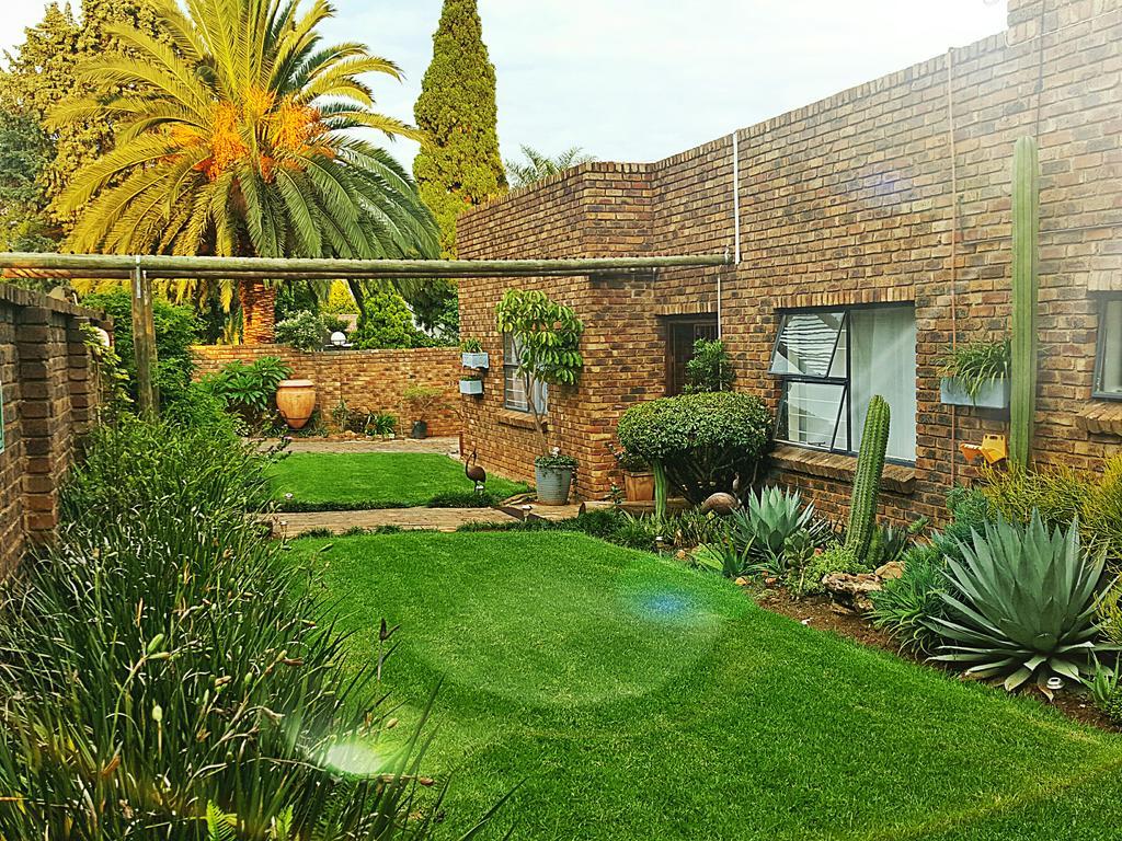 Midrand Guesthouse - Tasa מראה חיצוני תמונה