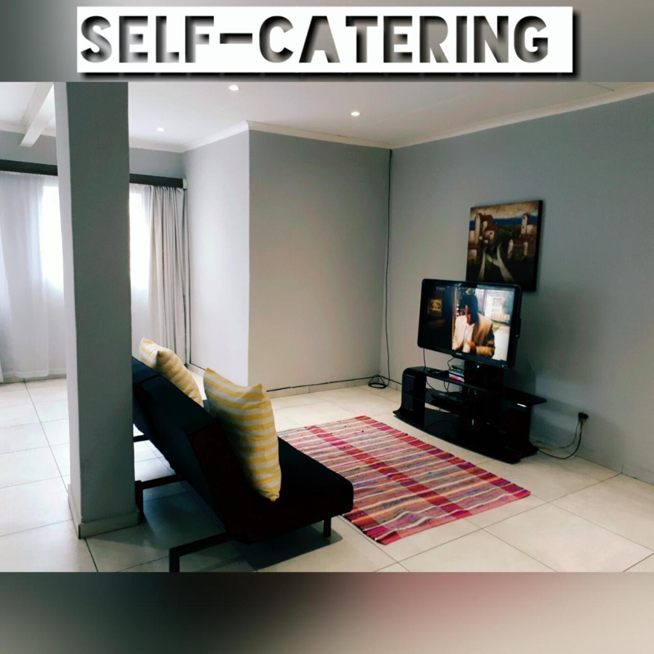 Midrand Guesthouse - Tasa מראה חיצוני תמונה