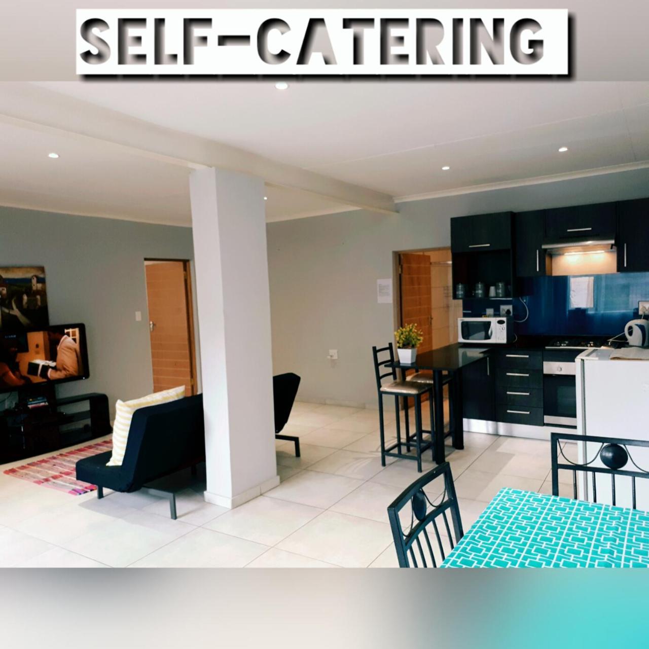 Midrand Guesthouse - Tasa מראה חיצוני תמונה